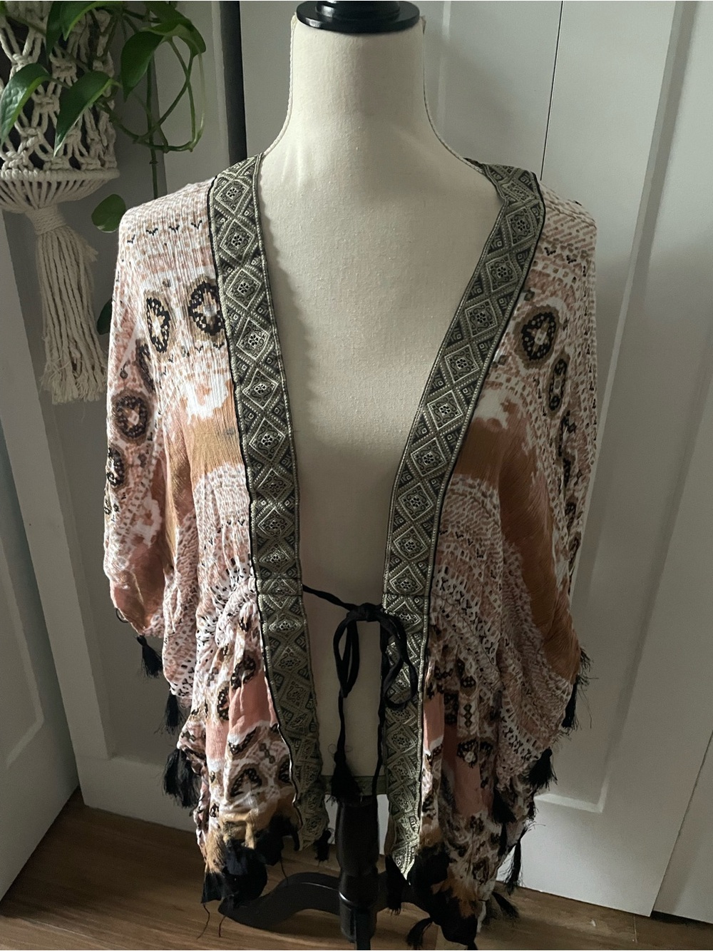 Vince Camuto black peach beige kimono duster oversized tassels front tie OS - Picture 2 of 6